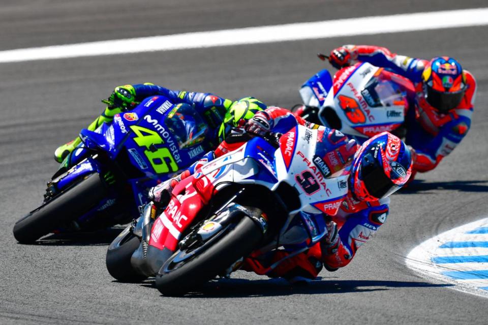 09-danilo-petrucci-ita-46-valentino-rossi-ita_ds57110.gallery_full_top_lg