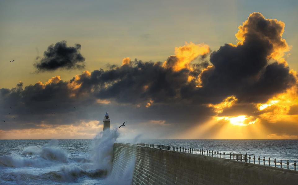 UK weather: First autumn snow hits Britain