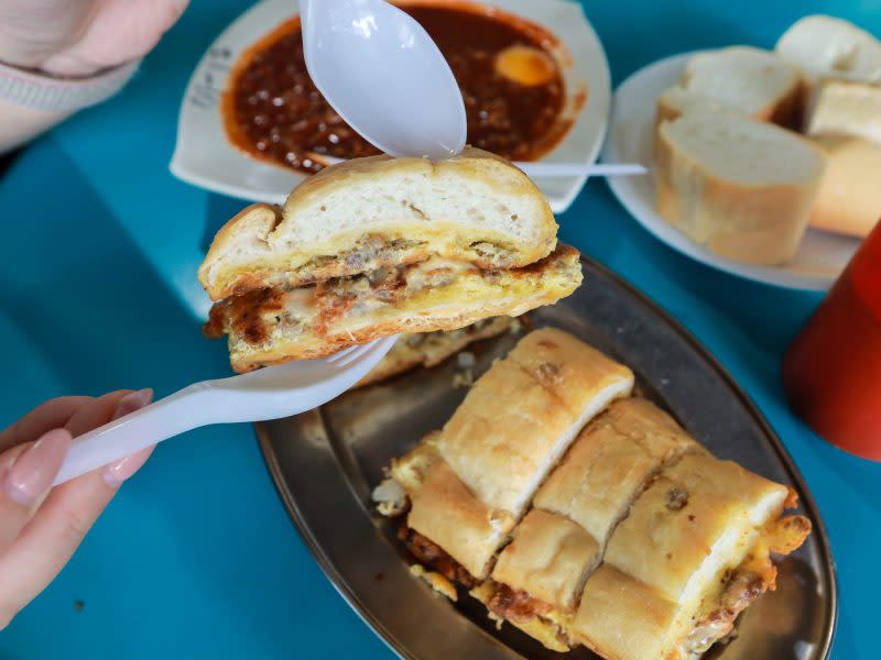 roti john - inside filling of beef roti john