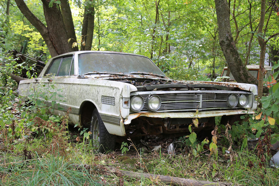 <p>In 1965 the Mercury Park Lane was given distinctive slab sides, aping the Lincoln Continental of the same era. The styling continued into 1966, as featured on this example. It’s a four-door hardtop sedan, which had a list price of <strong>$3460</strong>, and with <strong>19,204</strong> finding buyers, was easily the best-selling body style in the Parklane line-up.</p>