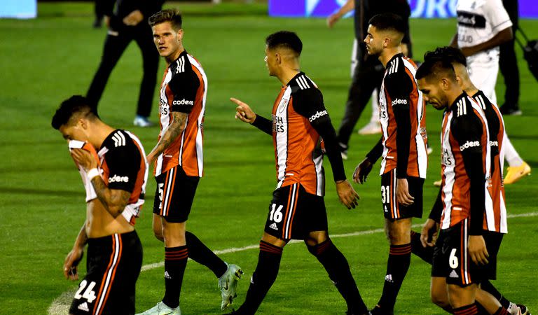 Los jugadores de River reconocieron que la eliminación en la Copa Libertadores afectó el ánimo del plantel