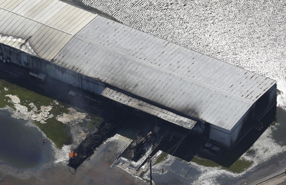 <p>A fire burns at the flooded plant of French chemical maker Arkema SA in Crosby, Texas, Aug. 31, 2017. (Photo: Adrees Latif/Reuters) </p>