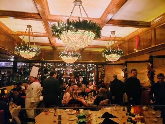 House of Prime Rib in San Francisco two days before Christmas in 2019 for festive and fun dining.