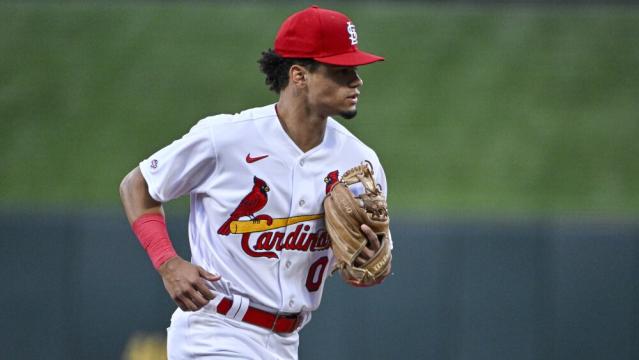 Cardinals rookie gets back 1st-hit ball after Mets' Alonso throws it into  the stands