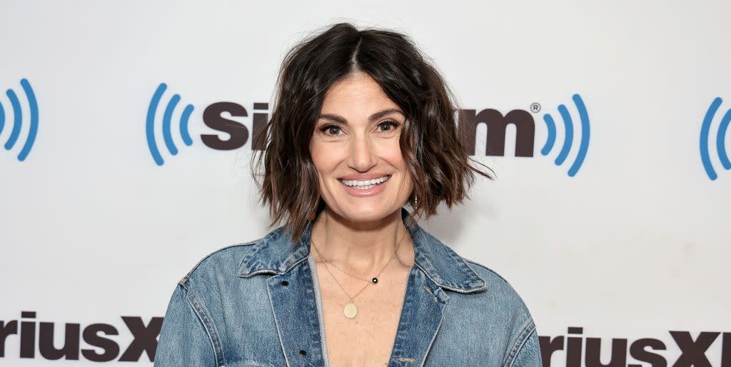 idina menzel just shared a naked photo from the bathtub