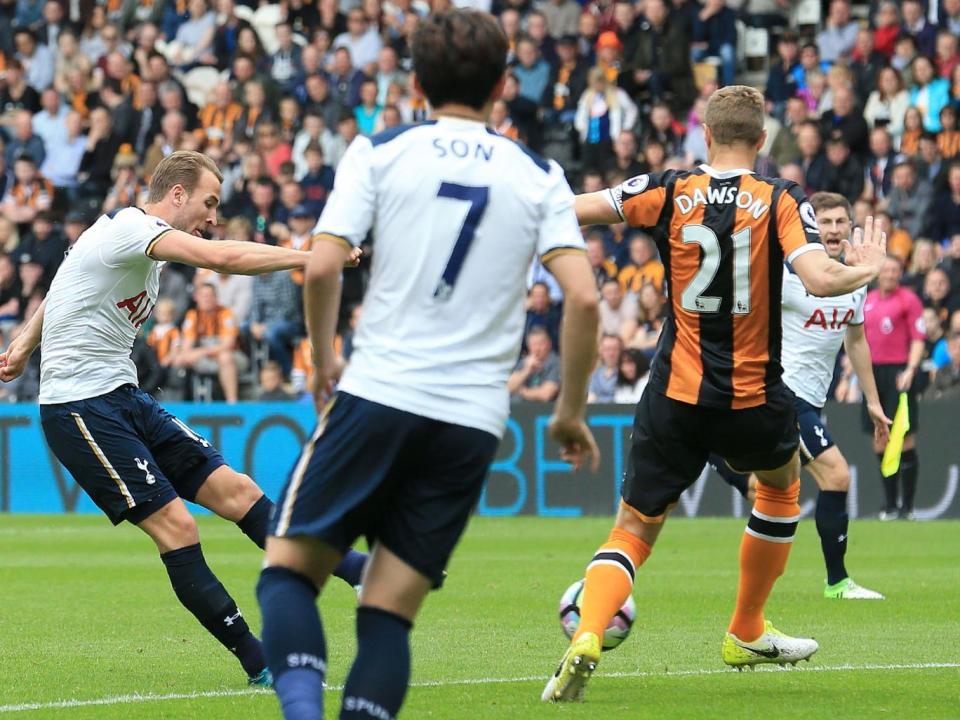 Kane rifles the ball beyond Marshall (Getty)