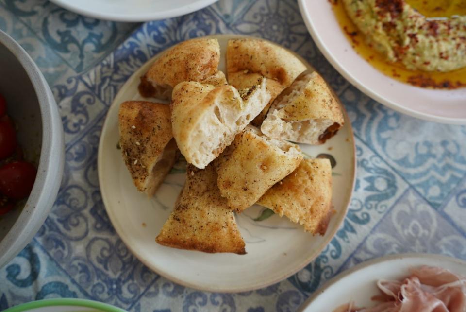 The chefs will use ancient grains to make a variety of breads.