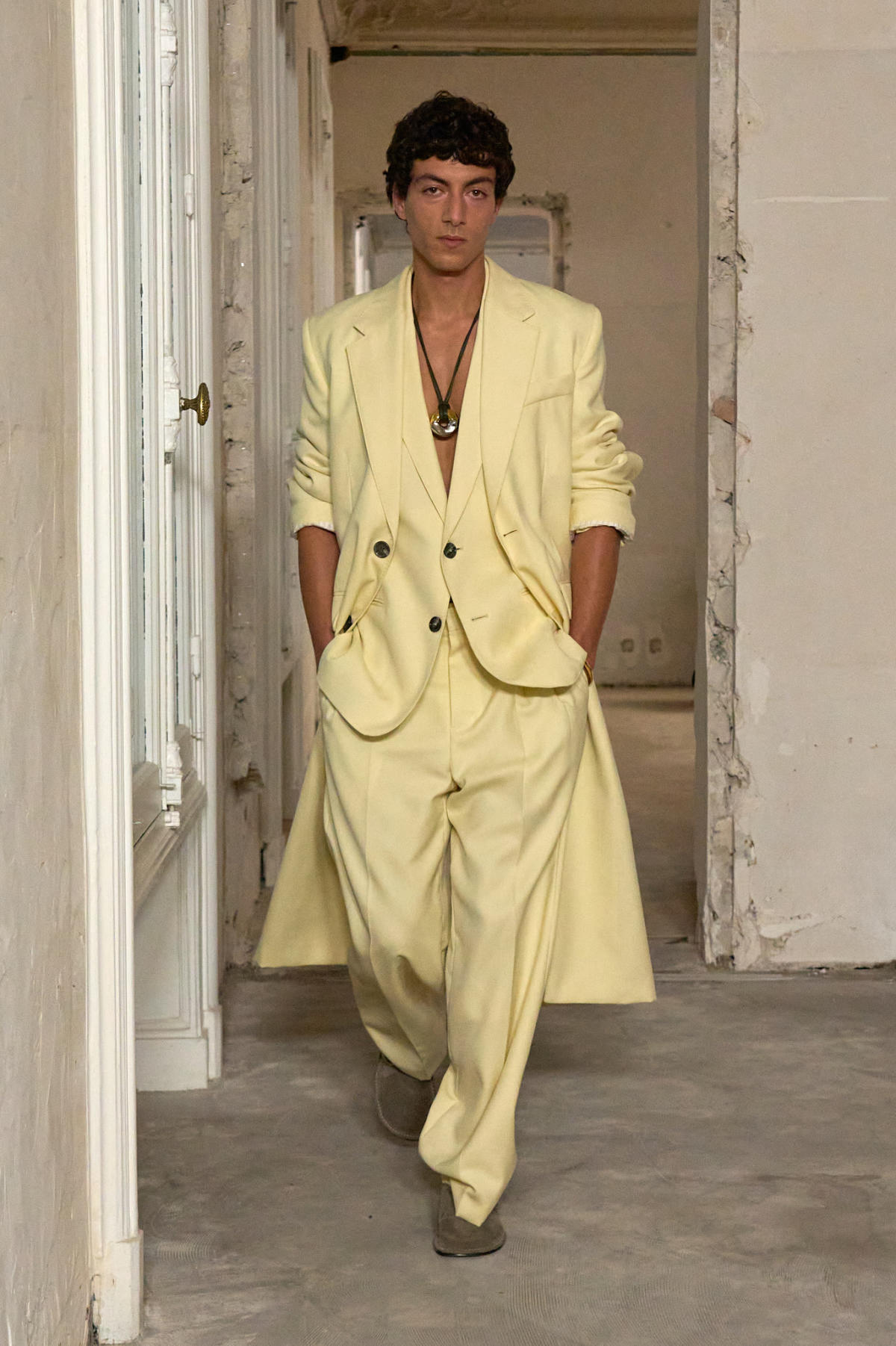 Ami Alexandre Mattiussi Men’s Spring 2025: Paris in the Summer, When It ...