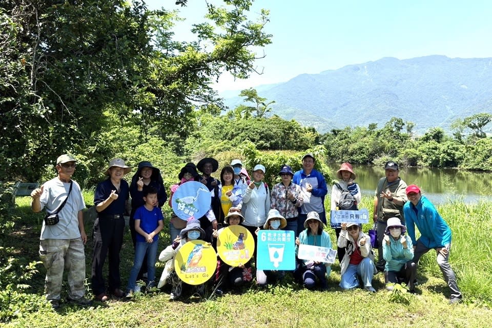 臺東縣環保局攜手教育處辦理「濕地生態調查工作坊」教師研習課程，共計18名學員完成課程，成為校園種子，扎根濕地環境教育。
