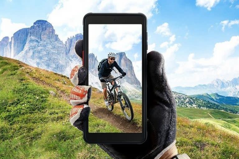 Orientado para el trabajo en entornos industriales y de campo, el Galaxy XCover 5 de Samsung también se posiciona como un equipo apto para deportes al aire libre