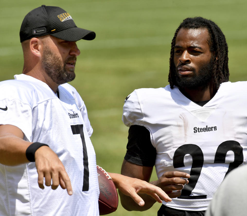 Pittsburgh Steelers quarterback Ben Roethlisberger talks with running back Najee Harris during an NFL football training camp Saturday, July 31, 2021, at Heinz Field in Pittsburgh. (Matt Freed/Pittsburgh Post-Gazette via AP)