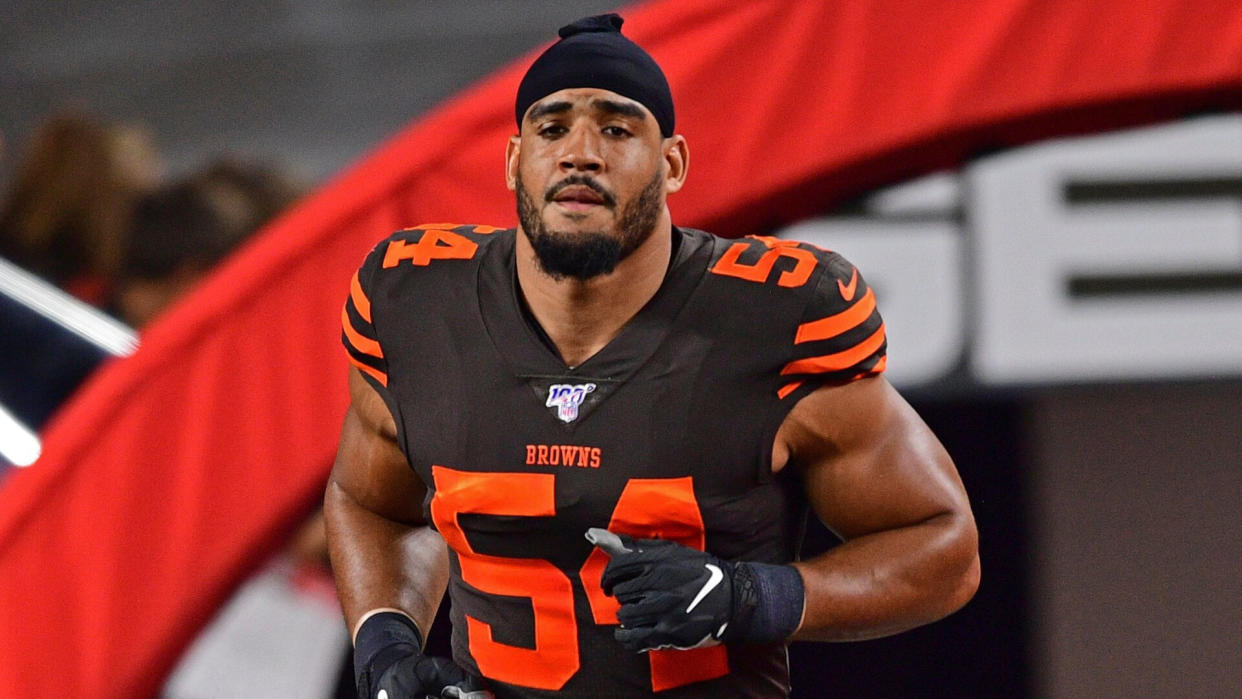 Mandatory Credit: Photo by David Dermer/AP/Shutterstock (10439981fc)Cleveland Browns outside linebacker Olivier Vernon is introduced before an NFL football game against the Los Angeles Rams, in Cleveland.