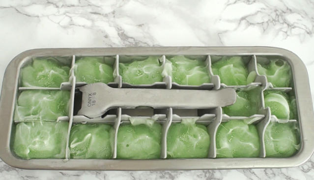 I'm a Dollar Tree fan – how to use their $1.25 ice cube trays to treat  sunburn with NO ice