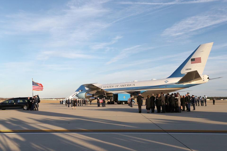 7) Special Air Mission 41 Touches Down in Maryland.