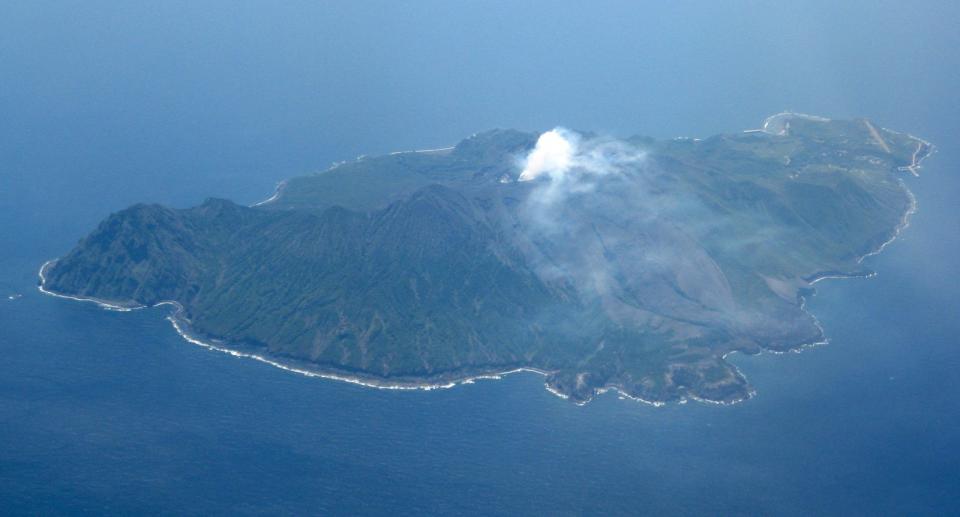 地球動得很厲害！台灣人震到頭暈，日本火山島一天狂震131次。（翻自《維基百科》）