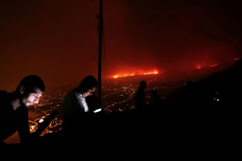 Tens of thousands evacuated as wildfire burns out of control on Spain's Tenerife