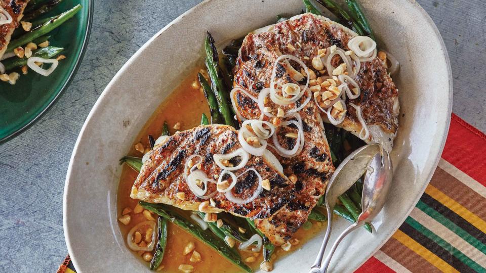 Grilled Red Snapper with Green Beans and Lime