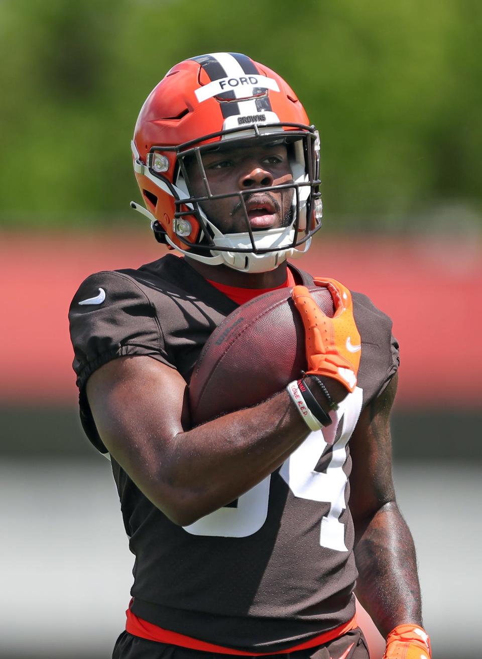 Browns rookie running back Jerome Ford runs drills during rookie minicamp in Berea on Friday.