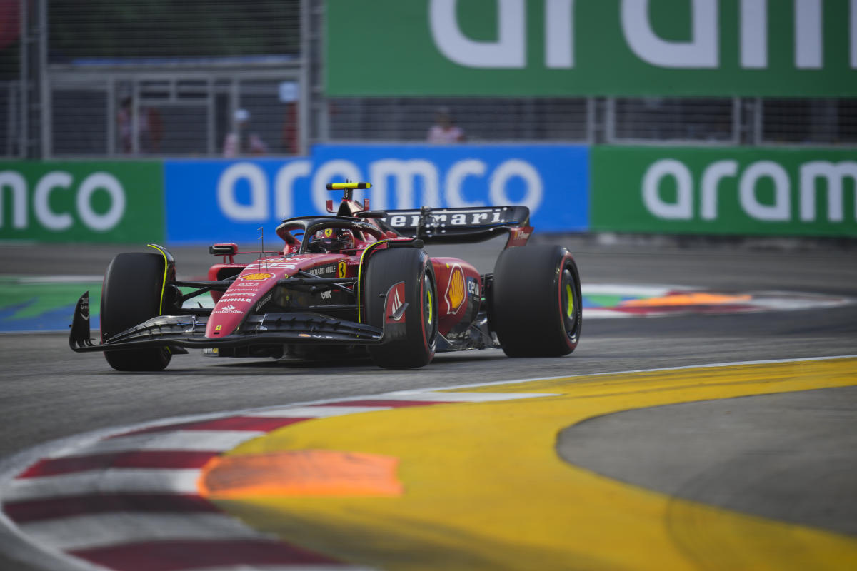 F1 results Carlos Sainz wins in Singapore ahead of Lando Norris; Max Verstappen recovers to P5 after starting 11th