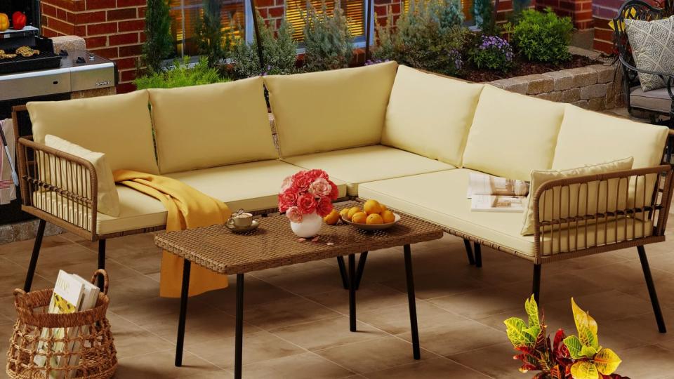 A Yitahome sectional in a modern backyard