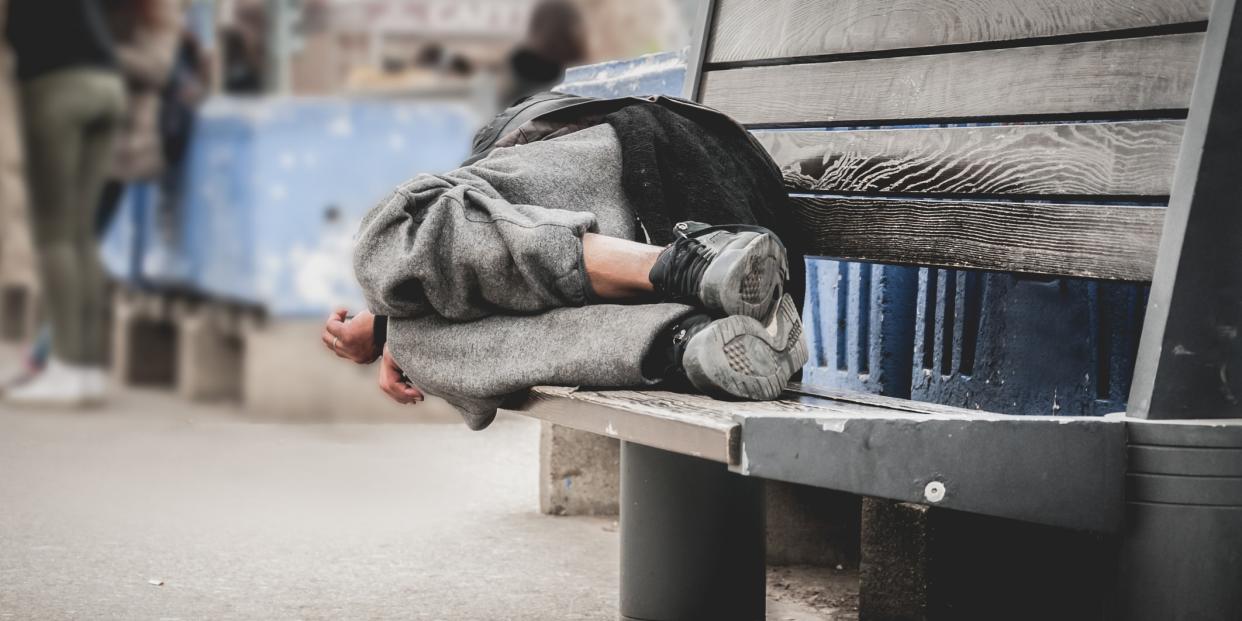 Gary E. ist obdachlos. Sein Einkommen reicht nicht für eine Wohnung.<span class="copyright">Getty Images/iStockphoto/Srdjanns74</span>