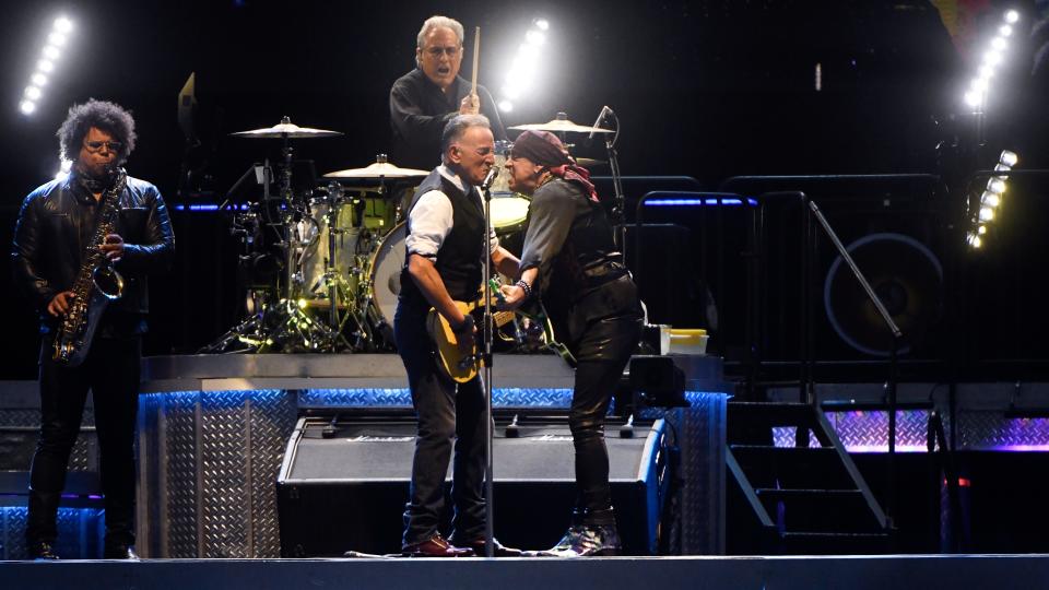 Bruce Springsteen shows noquit in Philly 'No farewell tour for the E