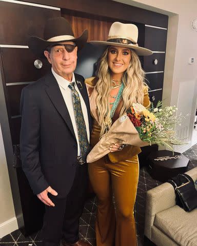 Lainey Wilson Attends The 2022 CMA Awards With Her Father, Brian, By Her  Side: 'I'm Feelin' Pretty Good' - Country Now