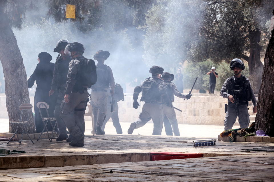 Israelische Sicherheitskräfte sind erneut gegen Demonstranten am Tempelberg vorgegangen (Bild: REUTERS/Ammar Awad)