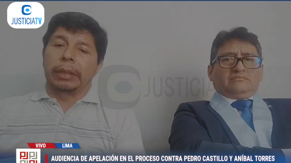 Castillo, junto a su abogado en una audiencia judicial.