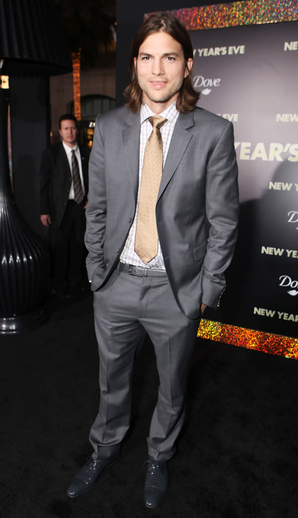 New Year's Eve LA Premiere 2011 Ashton Kutcher