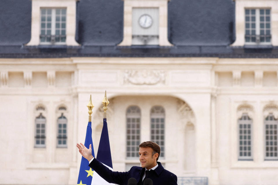 Emmanuel Macron inaugure le Château rénové de Villers-Côtterets, cité internationale de la francophonie, le 30 octobre 2023. (Photo CHRISTIAN HARTMANN / POOL / AFP)