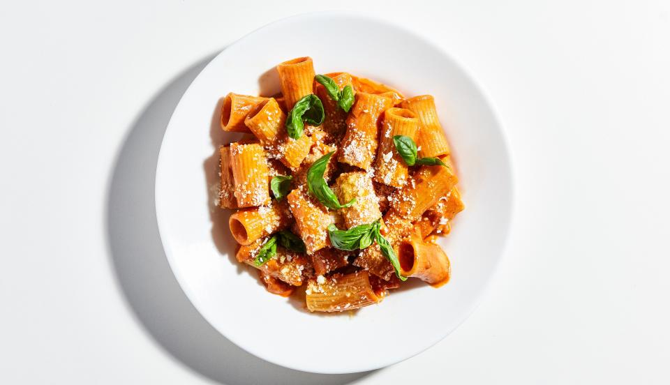 Rigatoni with Easy Vodka Sauce