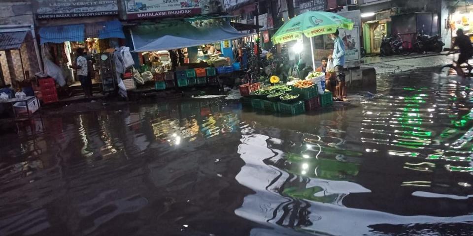 <div class="paragraphs"><p>Vegetable vendors struggle due to the waterlogging. </p></div>