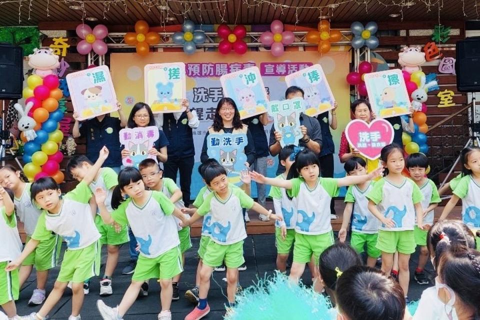 腸病毒流行季節，高市衛生局到幼兒園宣導洗手防疫。（圖：高雄市衛生局提供）