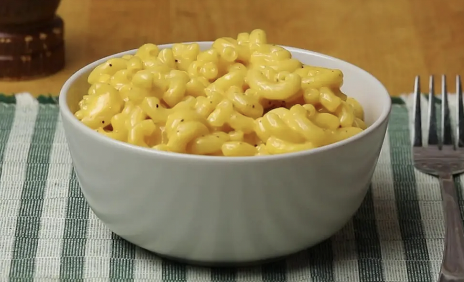 <div><p>"I hate to sound like an ignorant foreigner but a made from scratch mac & cheese with at least three different cheeses plus a crispy breadcrumb crust on top is one of my favorite American dishes."</p><p>—u/<a href="https://go.redirectingat.com?id=74679X1524629&sref=https%3A%2F%2Fwww.buzzfeed.com%2Fandyneuenschwander%2Ffavorite-american-foods-of-non-americans&url=https%3A%2F%2Fwww.reddit.com%2Fuser%2FMona_Moans%2F&xcust=6250691%7CBF-VERIZON&xs=1" rel="nofollow noopener" target="_blank" data-ylk="slk:Mona_Moans;elm:context_link;itc:0;sec:content-canvas" class="link "><u>Mona_Moans</u></a></p></div><span> Tasty / BuzzFeed</span>