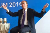 Larry Fink, Chairman and CEO of BlackRock, gestures as he speaks at the BlackRock Asia Media Forum in Hong Kong, China on May 17, 2016. REUTERS/Lisa Jucca/File Photo