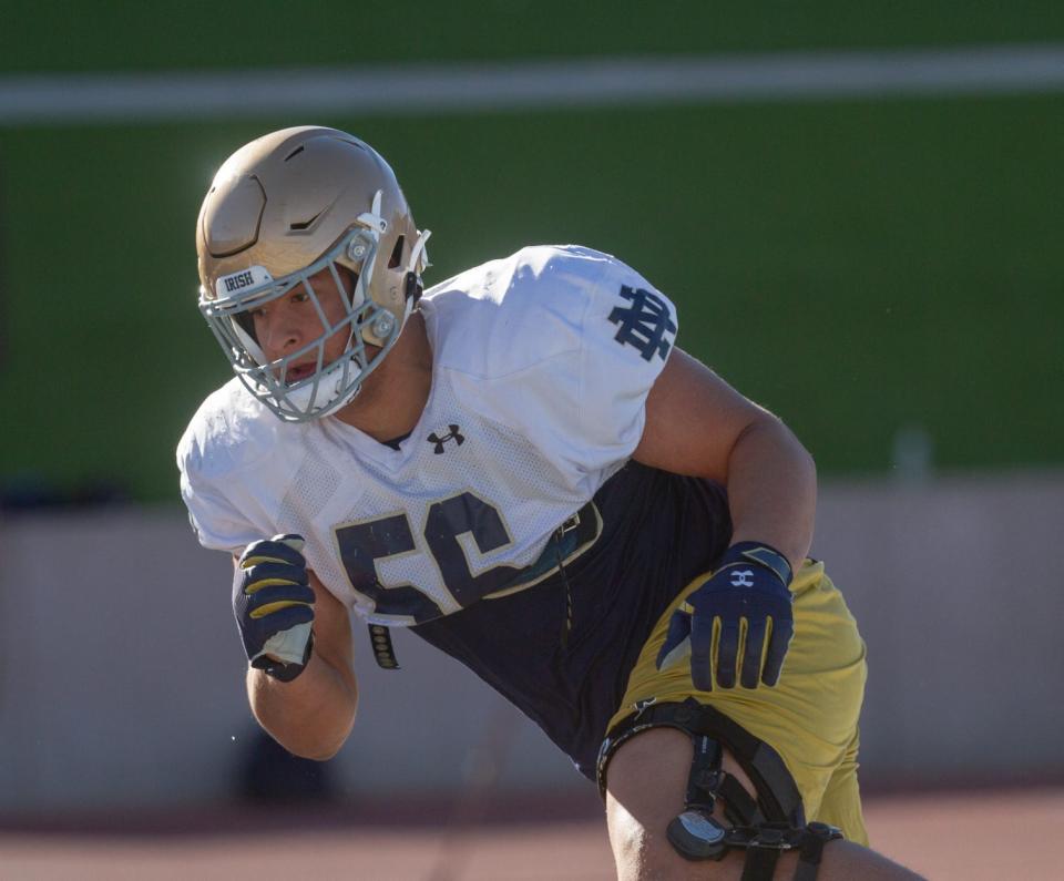 Notre Dames Howard Cross III runs a drill during practice at the SAC on Dec. 26, 2023, as they prepare for the Tony the Tiger Sun Bowl against Oregon State.