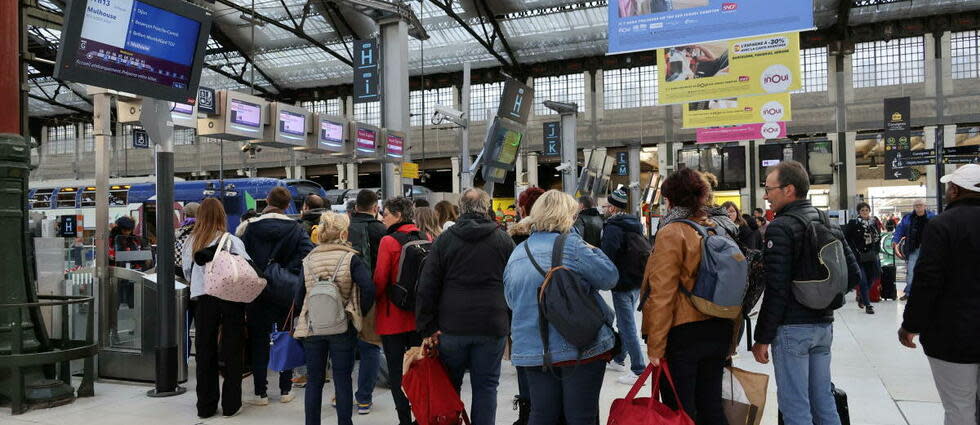 La SNCF prévoit vendredi une amélioration sur les grandes lignes avec notamment 3 TGV sur 5. (Photo d'illustration).  - Credit:Delphine Goldsztejn / MAXPPP / PHOTOPQR/LE PARISIEN/MAXPPP