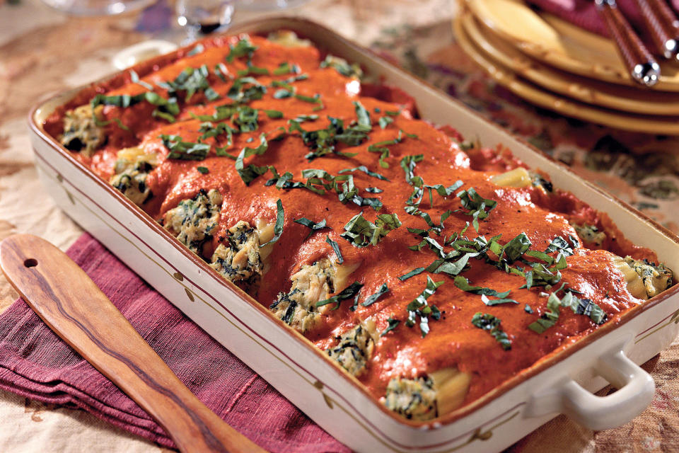 Chicken Cannelloni with Roasted Red Bell Pepper Sauce