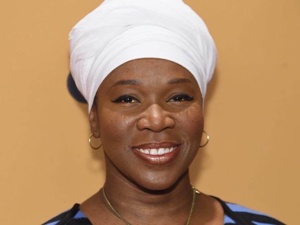 India Arie aclaró su postura sobre Joe Rogan al compartir los clips en línea (Getty Images)