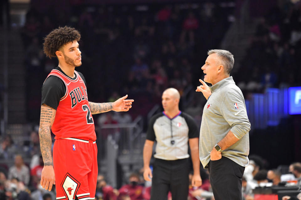 芝加哥公牛Lonzo Ball與總教練Billy Donovan。（Photo by Jason Miller/Getty Images）