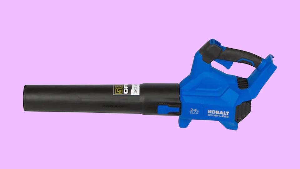 This Kobalt leaf blower has a powerful motor and spare battery so you can get more work done during the day.