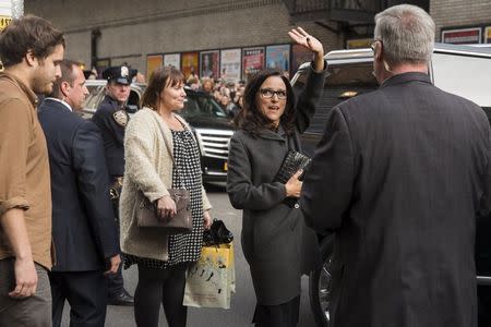 Comedian Julia Louis-Dreyfus departs Ed Sullivan Theater in Manhattan after taking part in the taping of tonight's final edition of "The Late Show with David Letterman" in New York May 20, 2015. REUTERS/Lucas Jackson