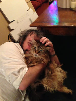 Peter Jackson Celebrates the End of 'The Hobbit' Filming With His Cat, Mr. Smudge