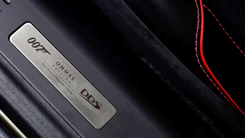 Aston Martin DBS Superleggera OHMSS擁有限量50部的特殊身份，建議售價為 300,007英鎊。(圖片來源/ Aston Martin)