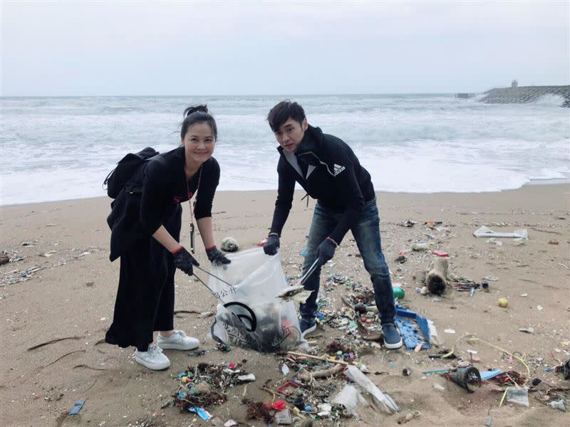 宋逸民夫妻。（圖/藝起發光提供）