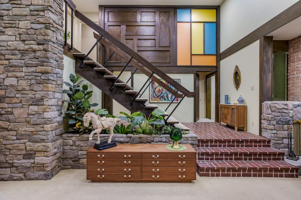 The interior of the house from "The Brady Bunch" was meticulously recreated with a '70s vibe.