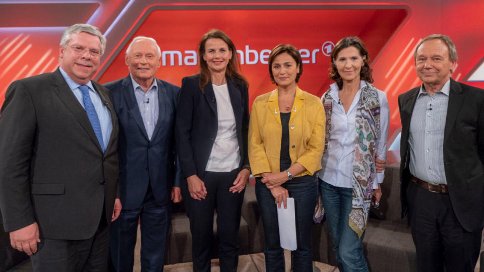 Diskutierten am Mittwochabend über Trump (von links): Jürgen Hardt (CDU), Oskar Lafontaine (Linke), Sabrina Fritz (ARD), Sandra Maischberger (ARD), Antonia Rados (RTL) und Alan Posener (Welt) Foto: WDR/Max Kohr