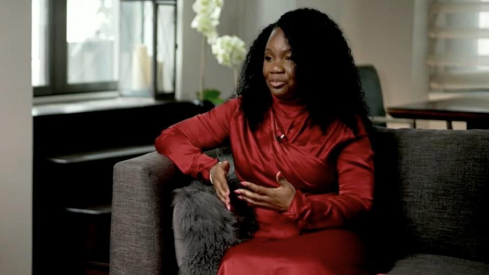 Diana Copeland, a former employee of singer R. Kelly, as seen speaking with ABC about her past employment with Kelly after testifying in his sex crimes case. (via ABC)