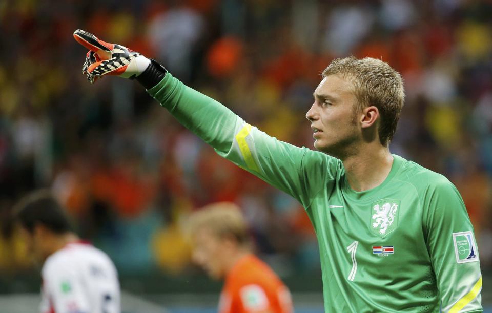 Goalkeeper Jasper Cillessen of the Netherlands signals his players during the 2014 World Cup quarter-finals between Costa Rica and the Netherlands at the Fonte Nova arena in Salvador July 5, 2014. REUTERS/Sergio Moraes